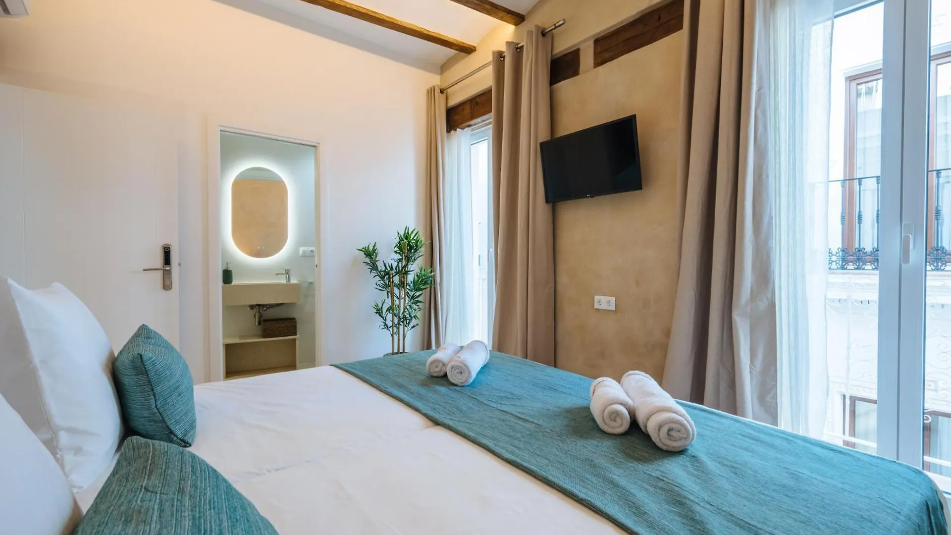Guest house New Hostly Arenal Hotel Seville Spain