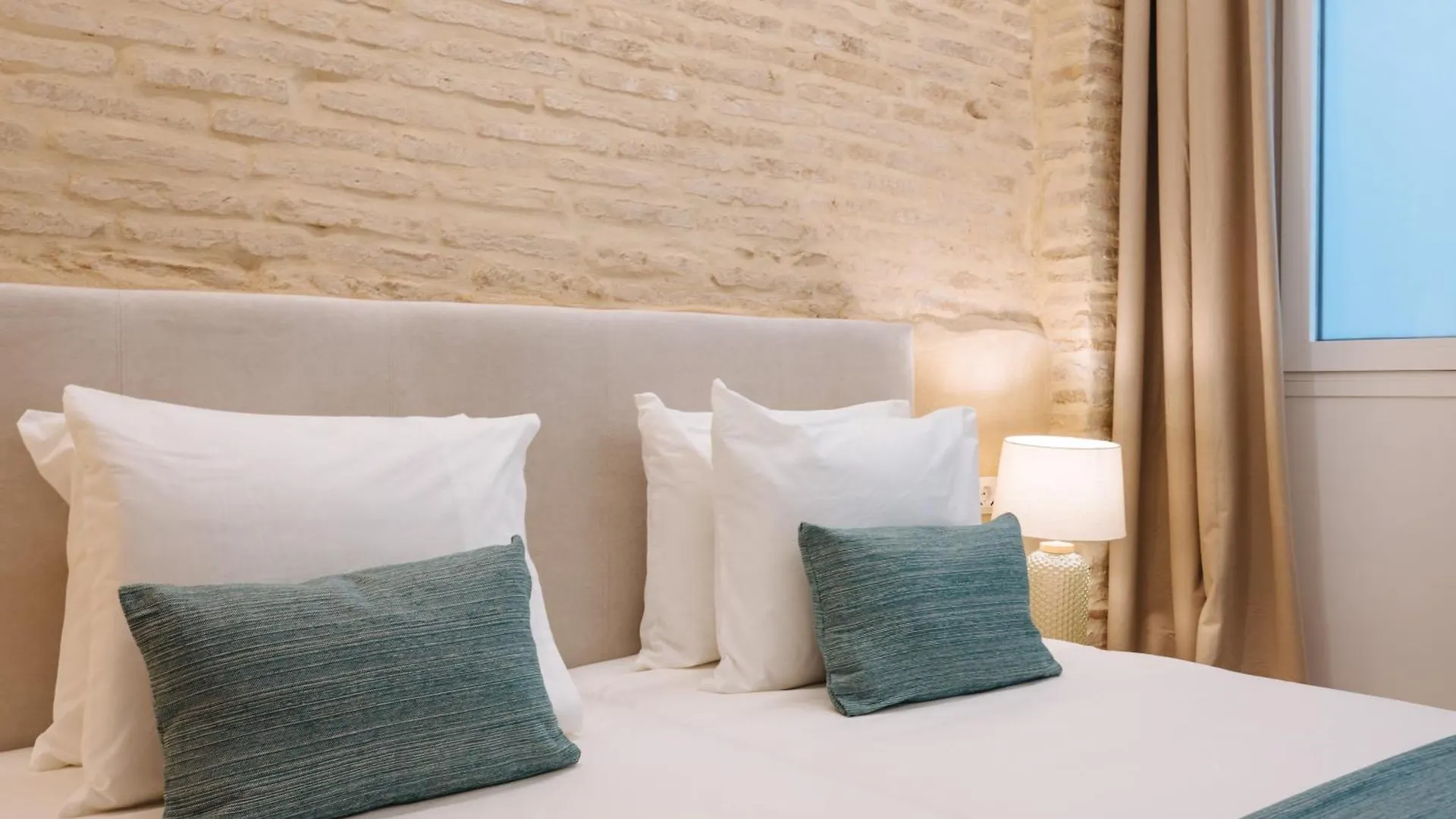 Hotel New Hostly Arenal Sevilla 0*,
