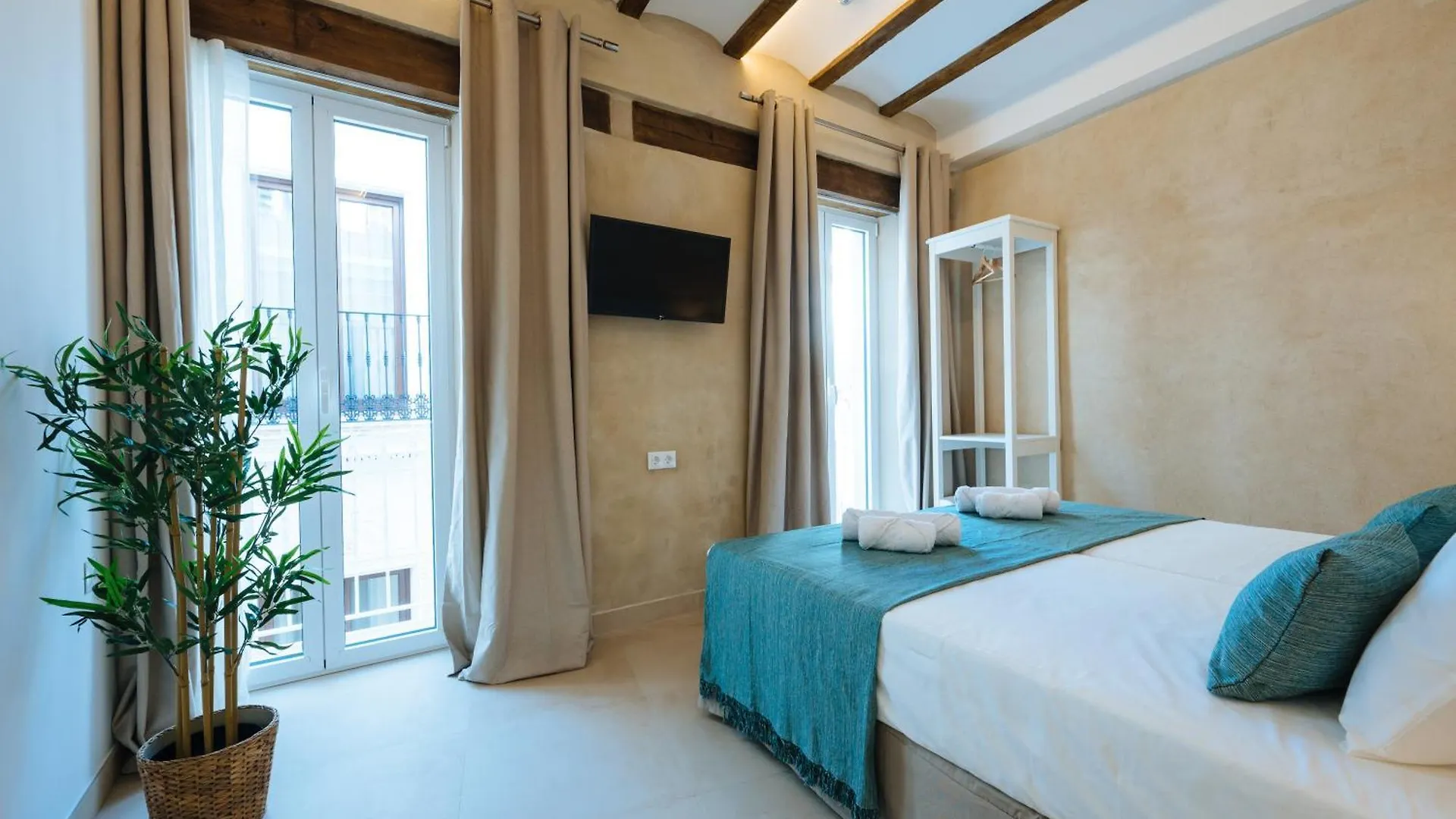 Pensión Hotel New Hostly Arenal Sevilla