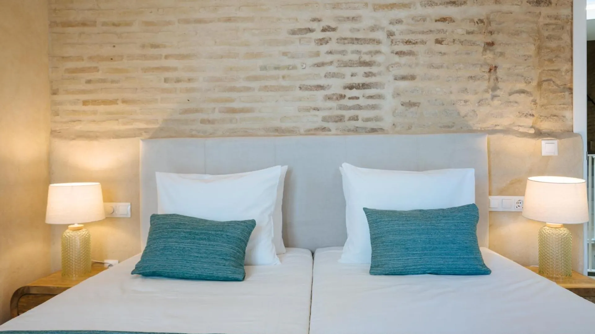 Hotel New Hostly Arenal Sevilla 0*,