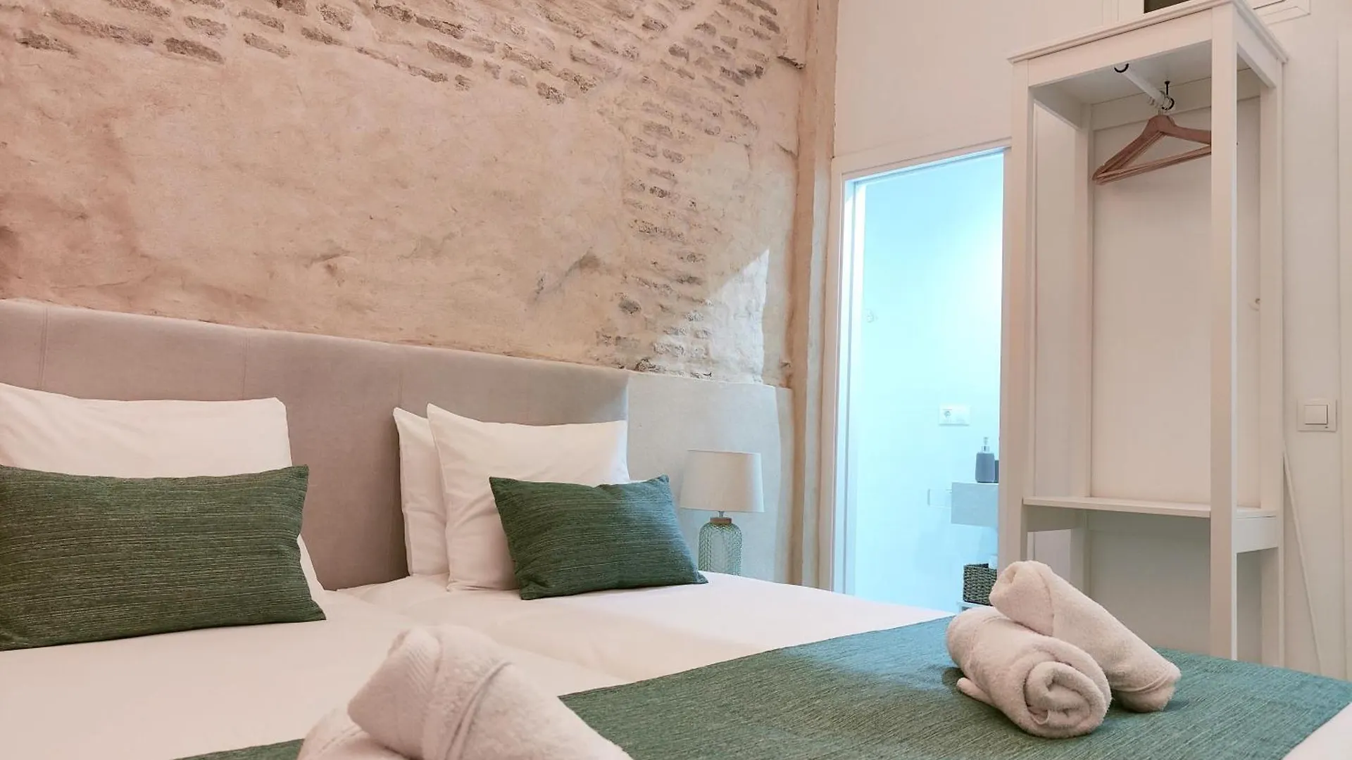 Hotel New Hostly Arenal Sevilla España